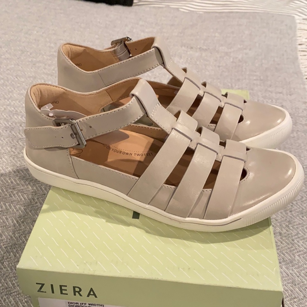 Ziera walking shoes